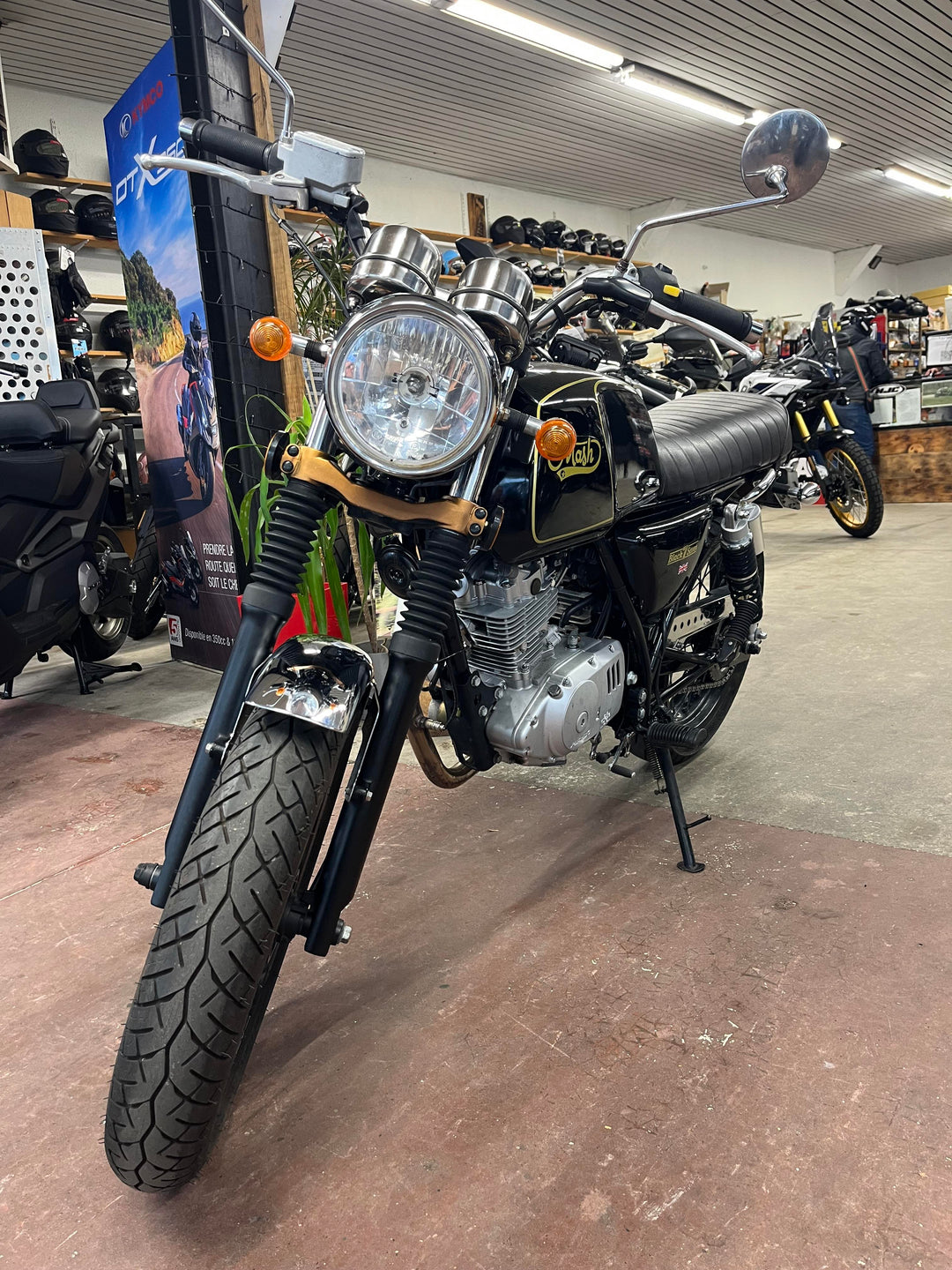 MASH BLACK SEVEN 125 cc