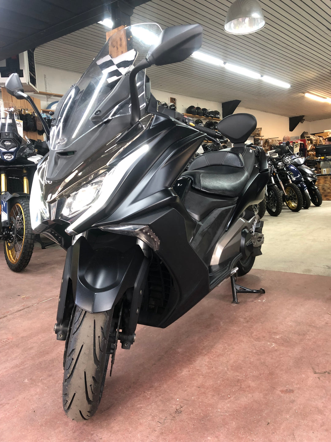 KYMCO AK 550 ABS