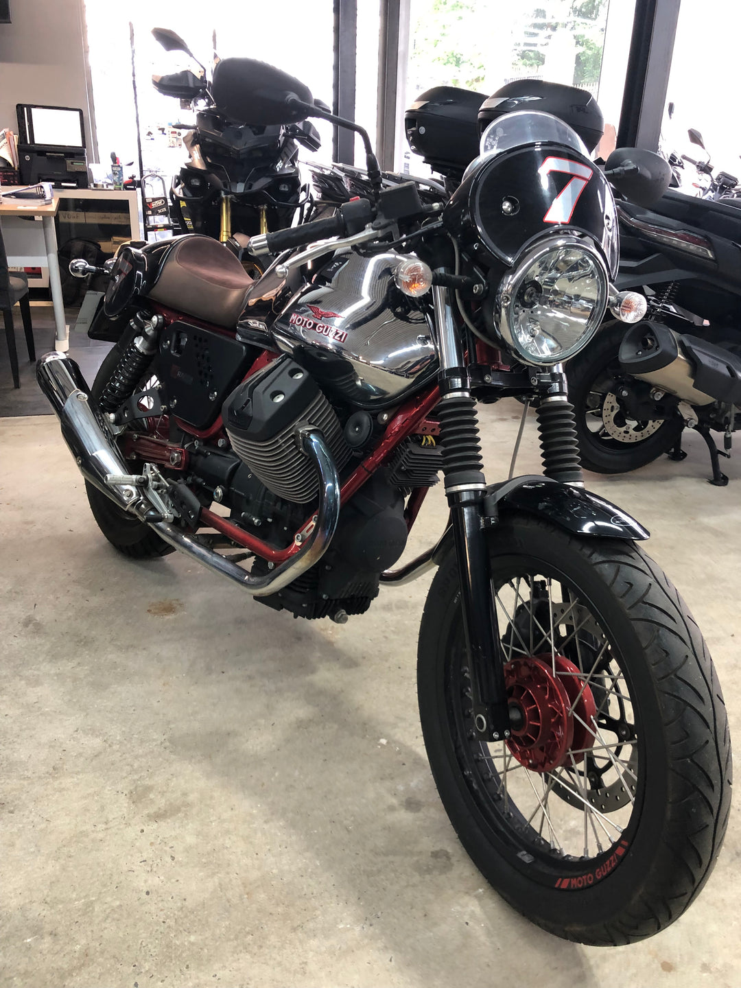 MOTO GUZZI V7 RACER