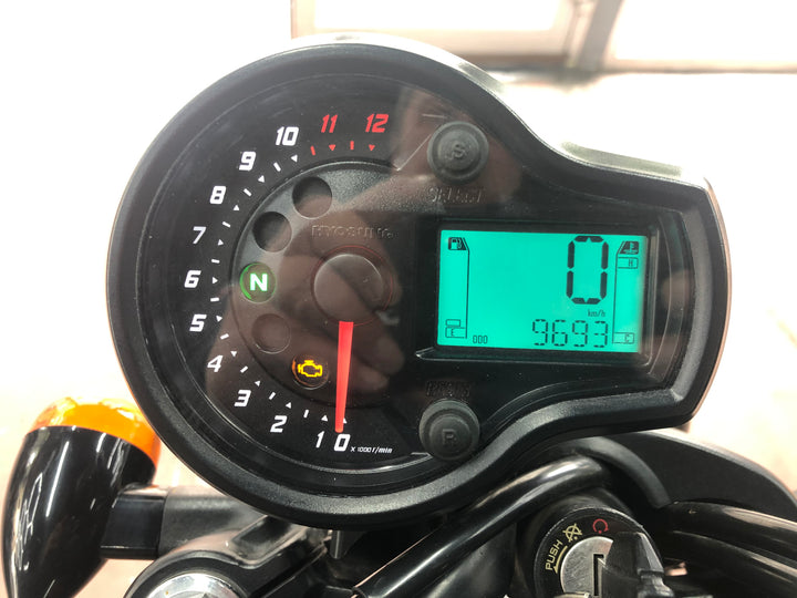 HYOSUNG GV 125 BOBBER
