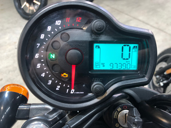 HYOSUNG GV 125 BOBBER