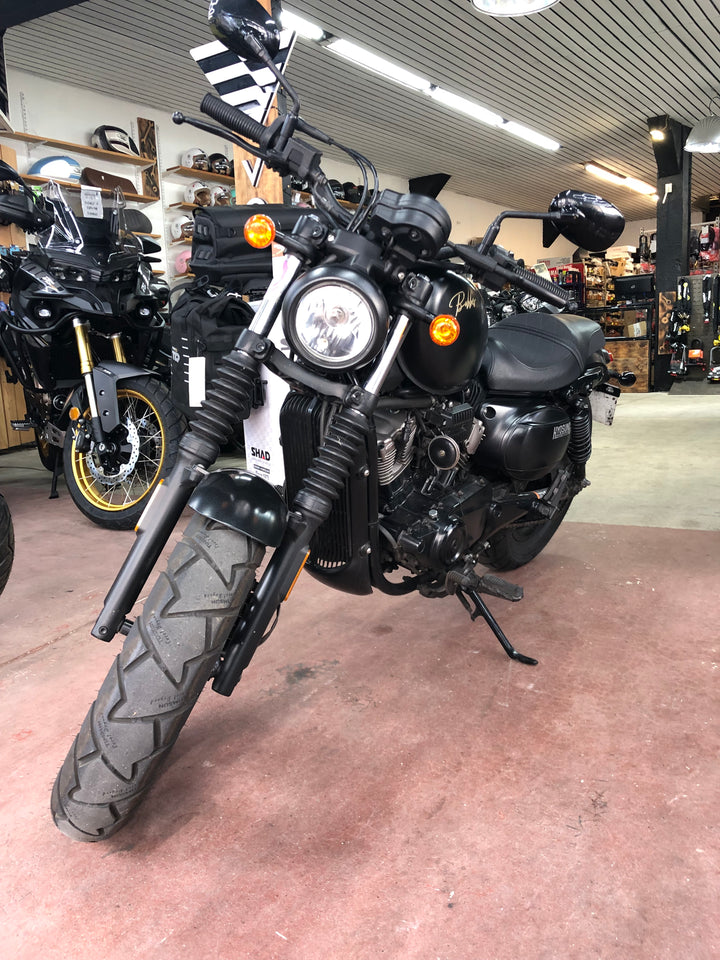 HYOSUNG GV 125 BOBBER