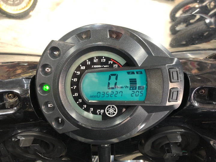 YAMAHA FZS 600