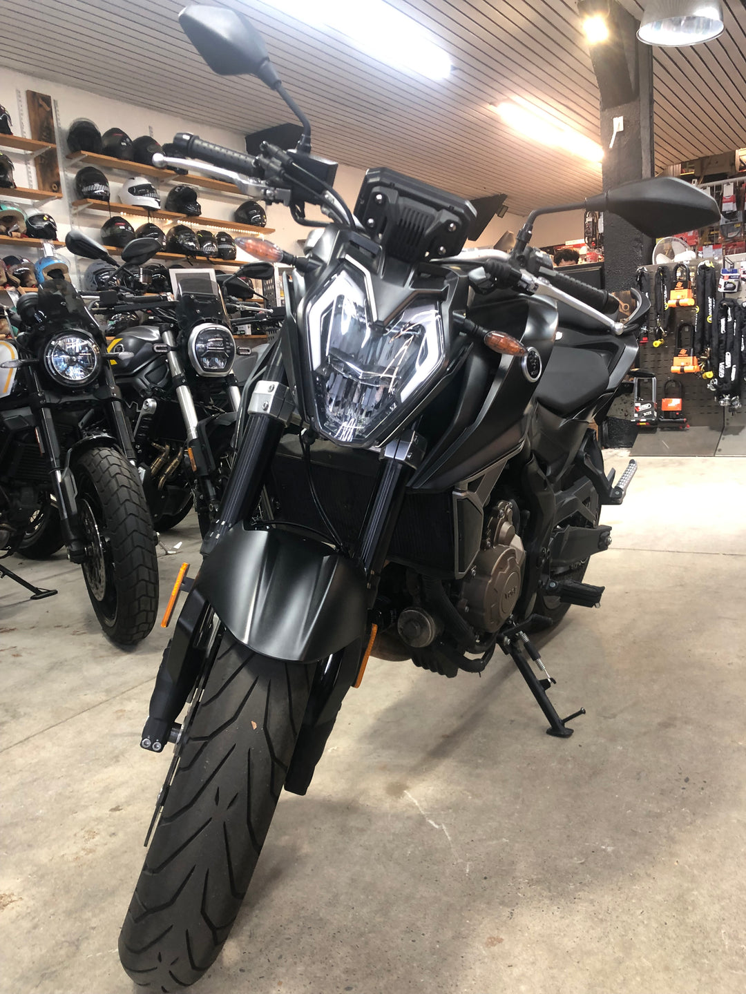 VOGE R625 – 1ÈRE&nbsp;MAIN –&nbsp;6 973 KM&nbsp;– GARANTIE 2029